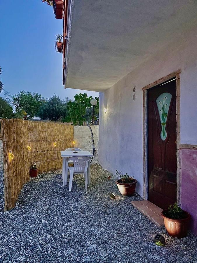 Ferienwohnung Monolocale Deluxe A 2,7 Km Dal Mare Per 2 Persone Siderno Exterior foto