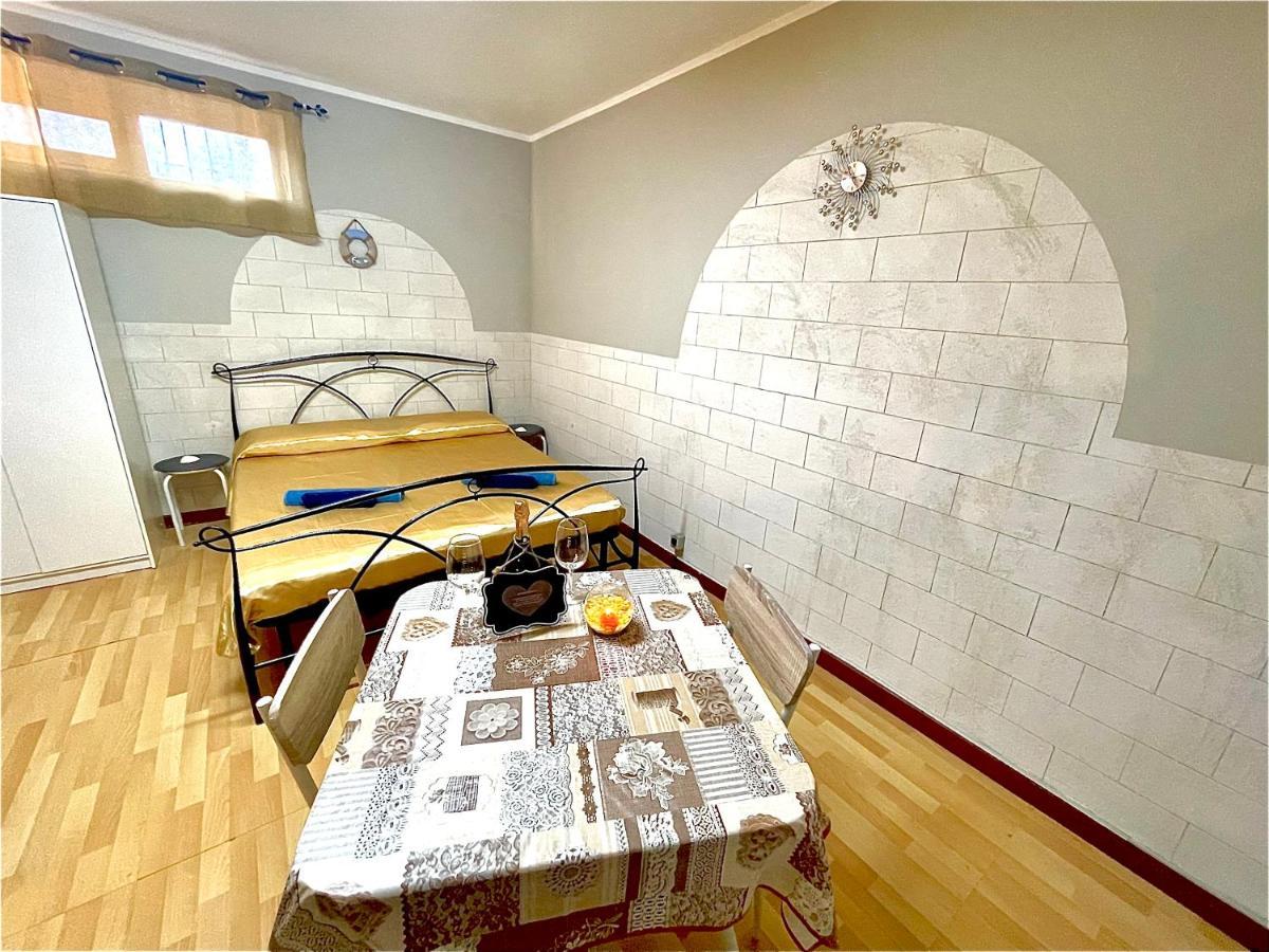 Ferienwohnung Monolocale Deluxe A 2,7 Km Dal Mare Per 2 Persone Siderno Exterior foto